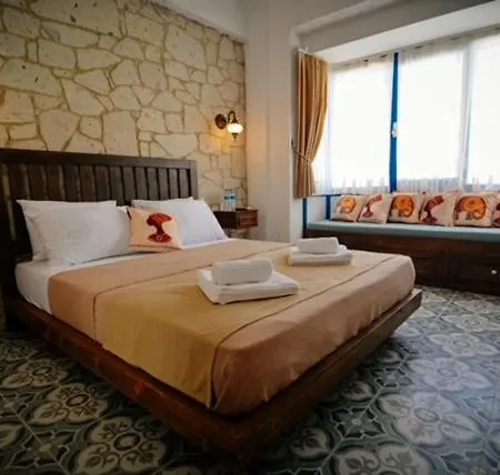 Paribo Alacati Homestay szállás *
